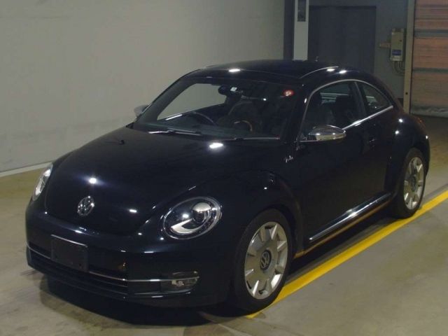 15018 Volkswagen The beetle 16CBZ 2013 г. (TAA Yokohama)